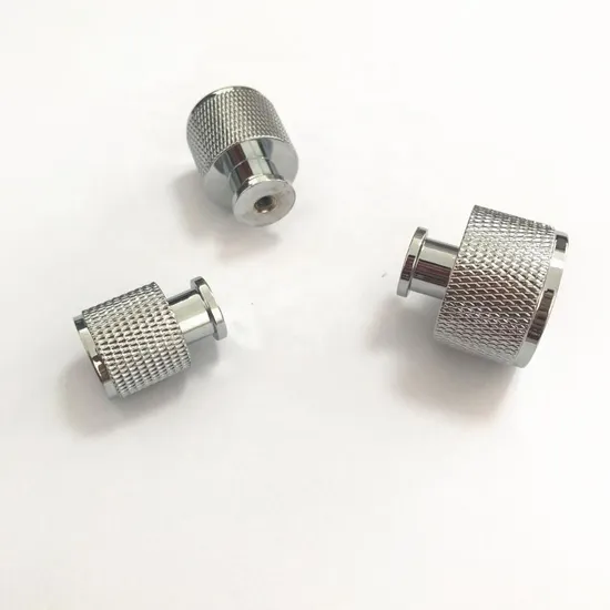Piezas dadas vuelta CNC del OEM que trabajan a máquina el botón moleteado de aluminio por encargo de Chrome de la precisión