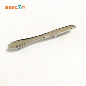 Manijas para armarios de cocina, pomos, cuchara, cuchillo, tenedor, armario, mesa, cajones