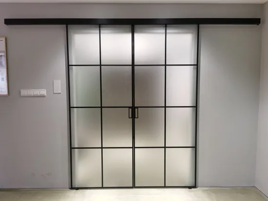 Puerta corrediza de aluminio con kit de herrajes