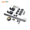 Kit de herrajes para puerta corrediza de granero con doble pliegue lateral y riel de rodillo