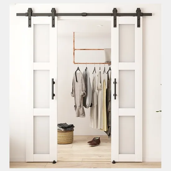 Puertas de granero blancas de doble derribado de 3 litros con herrajes para puertas de granero