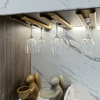 Estante para copas de vino montado en la pared, soporte de aluminio para copas de vino debajo del gabinete