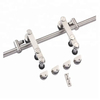Sistema de herrajes para puertas corredizas de granero de acero inoxidable con decoración de lujo | Armario para dormitorio, uso interior hotelero y comercial | Kit de barandilla resistente