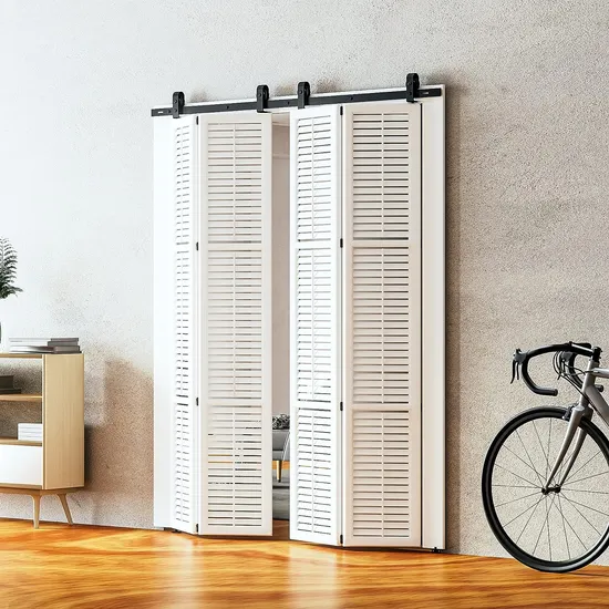 Kit de herrajes para puerta de granero plegable – Sistema de rodillos de riel plegable de 4 puertas de montaje superior resistente para puertas de 52-84 pulgadas | Fácil instalación Comercial Residencial