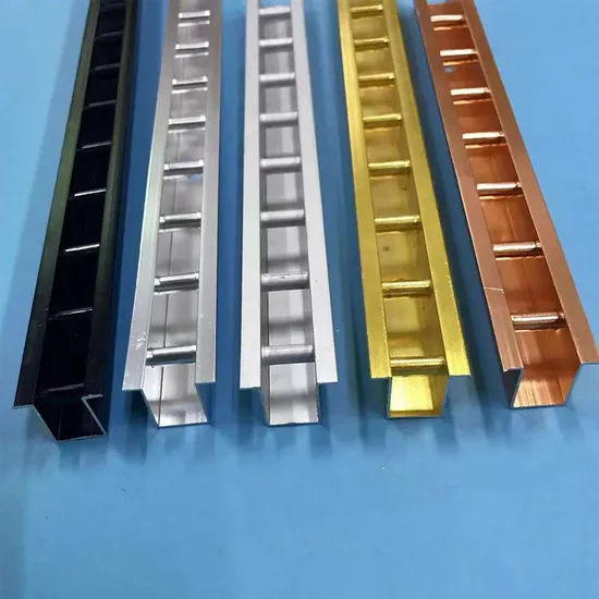 Columna AA de metal con agujeros Venta directa Canal vertical de pared ranurada