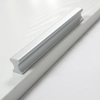 Manija de puerta de armario de cocina de aluminio, herrajes para muebles, tirador de cajón plateado de 64mm