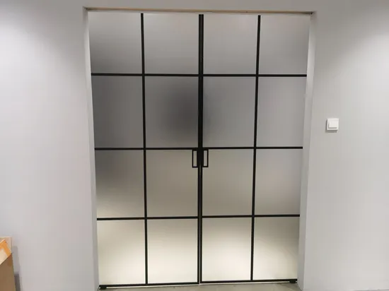 Puerta corrediza de aluminio con kit de herrajes