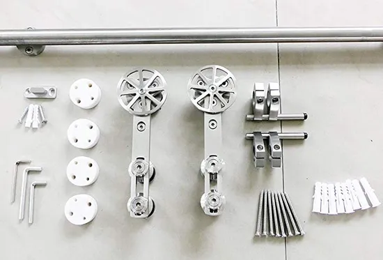 Herrajes industriales para puertas corredizas de granero de acero inoxidable cepillado de 5 pies: elegantes y duraderos para puertas de madera