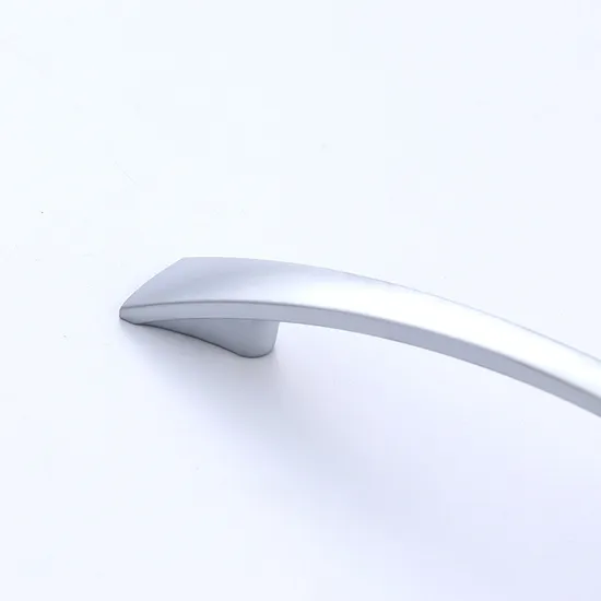 Hardware de muebles Arco de aleación de zinc Cepillo curvo Tirador de gabinete de cocina de níquel