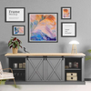 Mini mueble para TV estilo granja con puertas corredizas dobles tipo granero: solución de almacenamiento para sala de estar