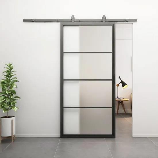 Puertas de vidrio con estructura metálica y vidrio templado transparente con puerta corrediza