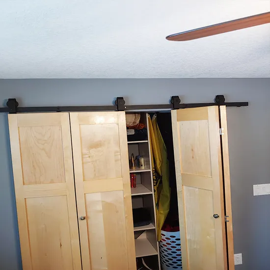 Nuevo diseño para herrajes para puertas corredizas de granero plegables