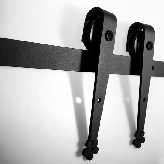 Juego clásico de herrajes para puertas de granero de acero negro: rieles Plum-Flow de 7 a 9 pies para puertas dobles y diseño de hogar rústico