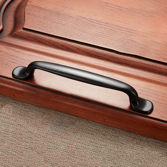 Manija del gabinete de cocina de la aleación 96m m del cinc del negro mate del dormitorio de los muebles clásicos americanos
