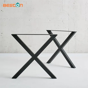 El vintage industrial modificado para requisitos particulares enmarca la forma del metal X que cena las patas de la mesa de caballete del restaurante