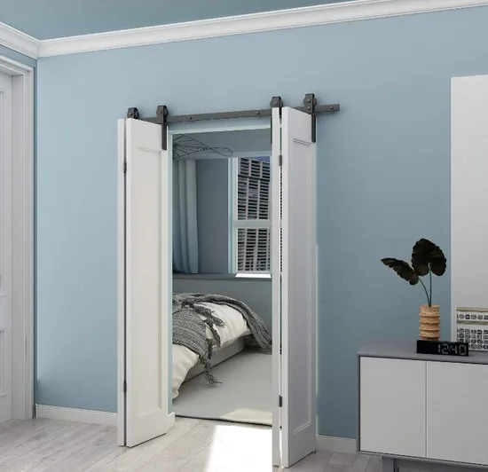 Kit de puerta de granero plegable con rodillo negro montado estilo granero
