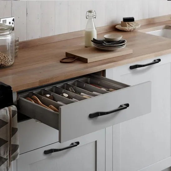 Manija simple de la mesita de noche del cajón del gabinete de los muebles de cocina de la aleación de aluminio del estilo de la fábrica