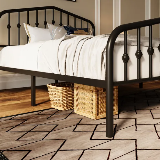 Estructura base de camas Queens Metal Hotel con plataforma de cabecera y pie de cama