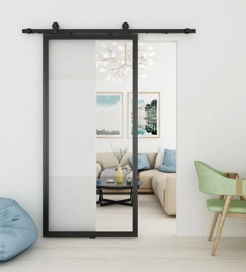 Puerta interior de una pieza con marco de acero negro para apartamento con inserto de vidrio transparente