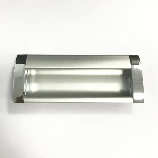 Los botones de aluminio integrados invisibles modernos del gabinete del guardarropa encubrieron las portillas del tirón del cajón